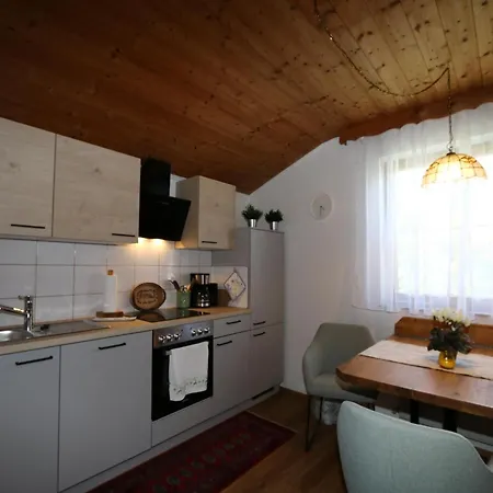 Home, Axams Apartament