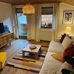 Home, Axams Apartman *