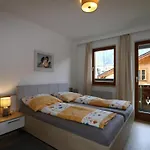 Home, Axams Apartman *